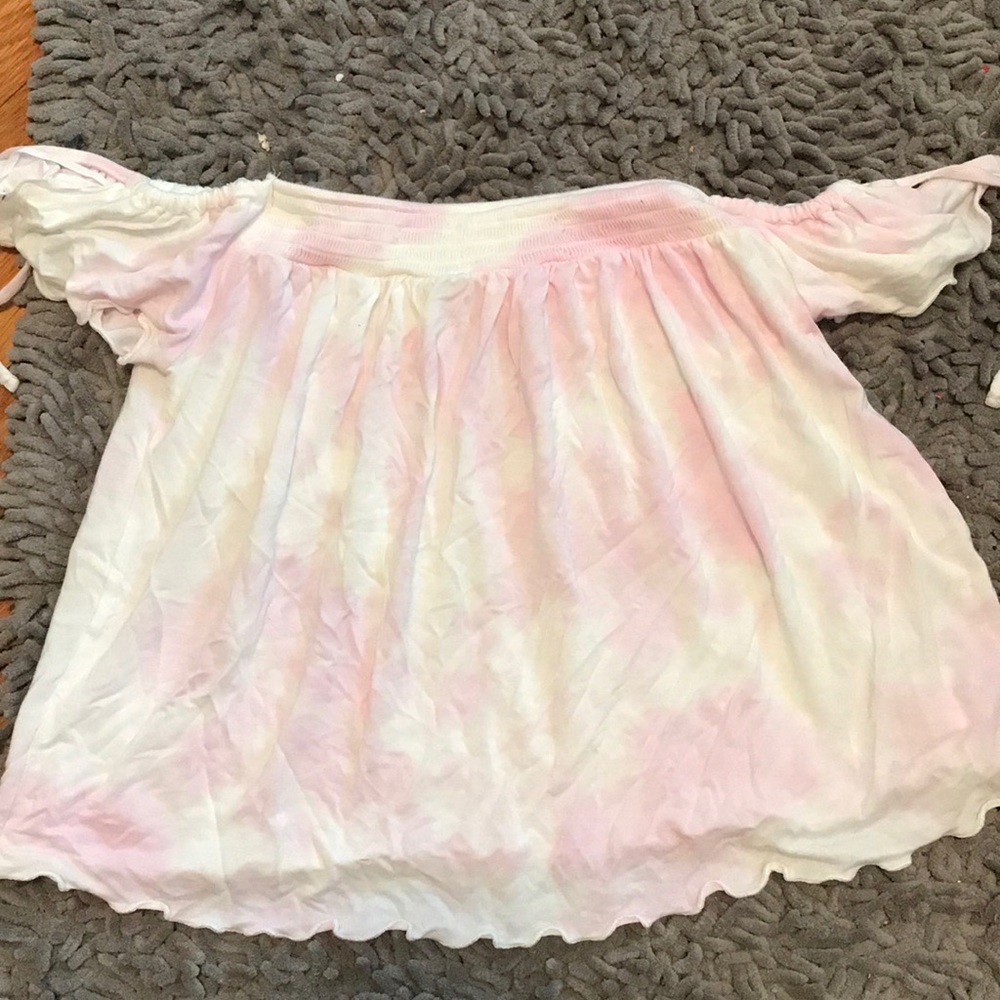 off the shoulder shirt sleeve shirt